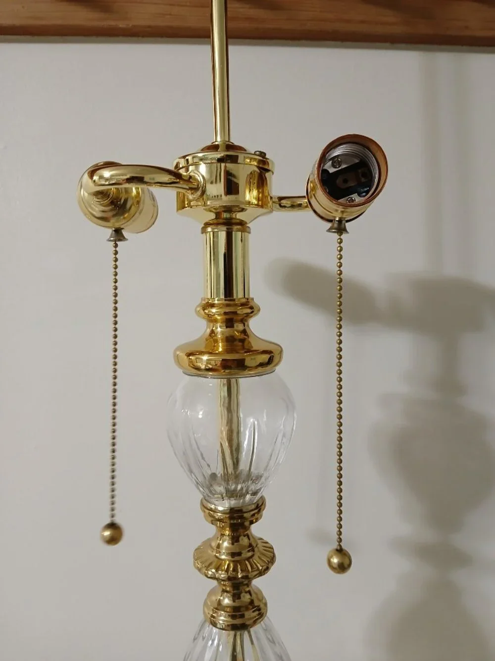 Vtg Hollywood Regency Crystal and Brass Table Lamp
